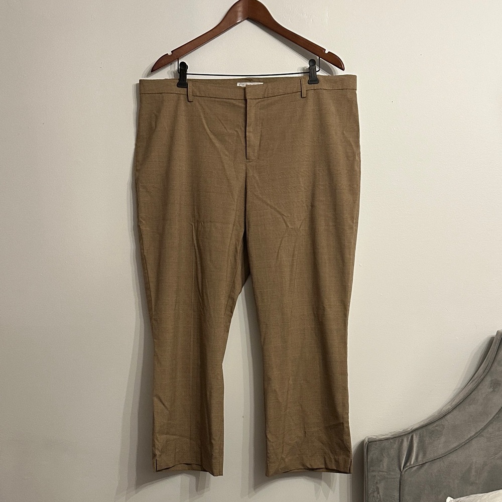 Old Navy size 18 petite straight leg pant little flare spring